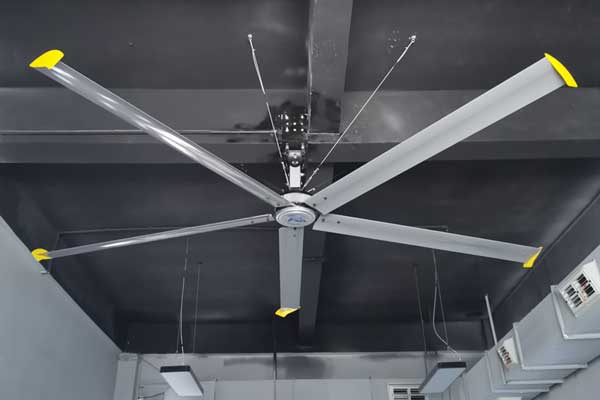 高大空間的倉儲物流為什么要使用工業(yè)大吊扇？
