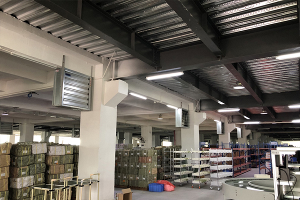 廠房車間大面積面積快速降溫使用什么設(shè)備？