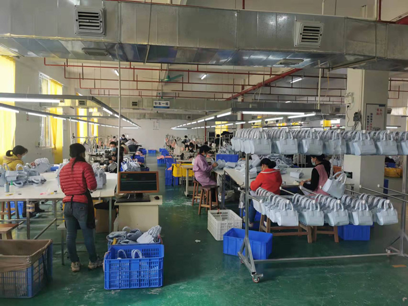 怎么用環(huán)?？照{(diào)幫助服裝生產(chǎn)廠房車間去通風(fēng)降溫？